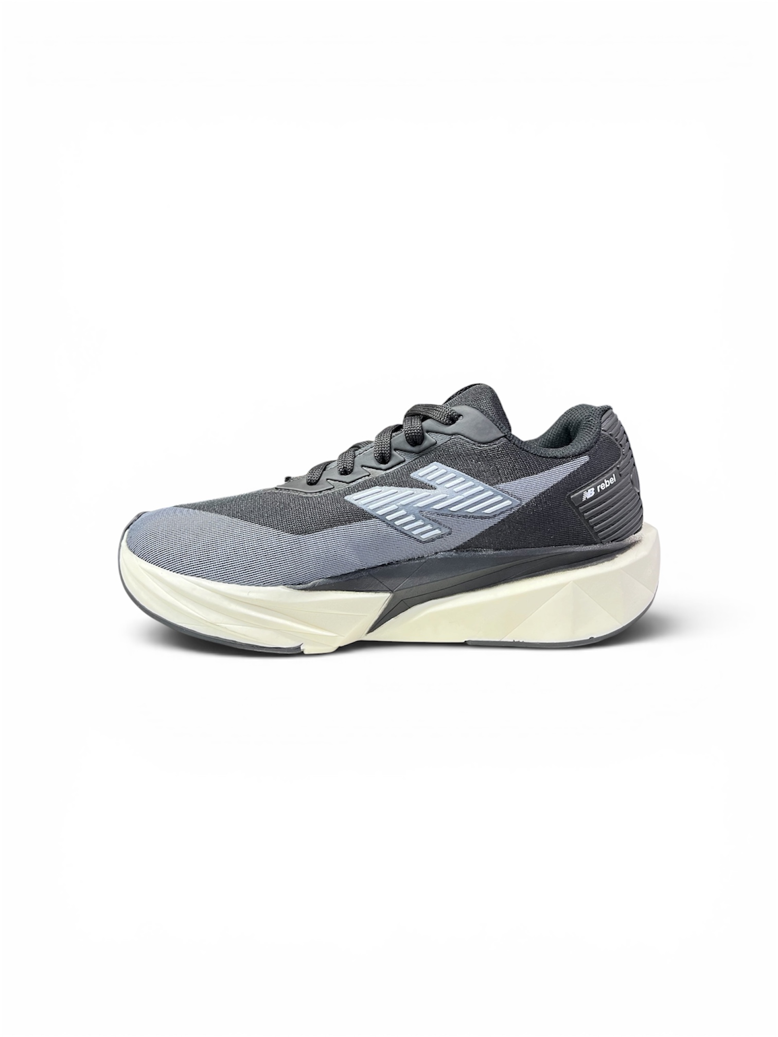 NEW BALANCE FUELCELL REBEL V5 ( CINZA )